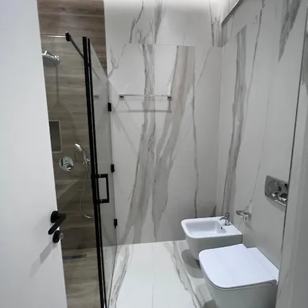 Hera Deluxe Lägenhet Tirana