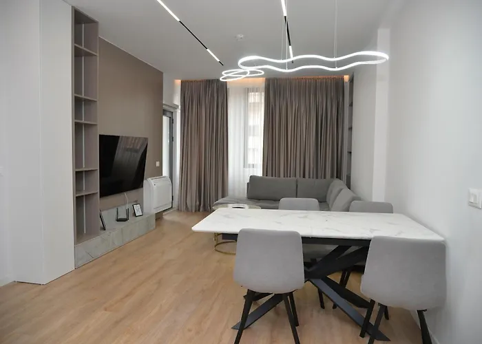 Hera Deluxe * Tirana